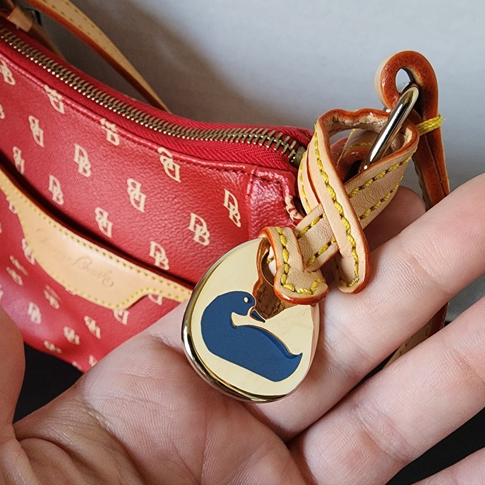 ✨️NWT✨️ Dooney & Bourke Vintage Convertible Mini Margot Shoulder Crossbody - Picture 2 of 13